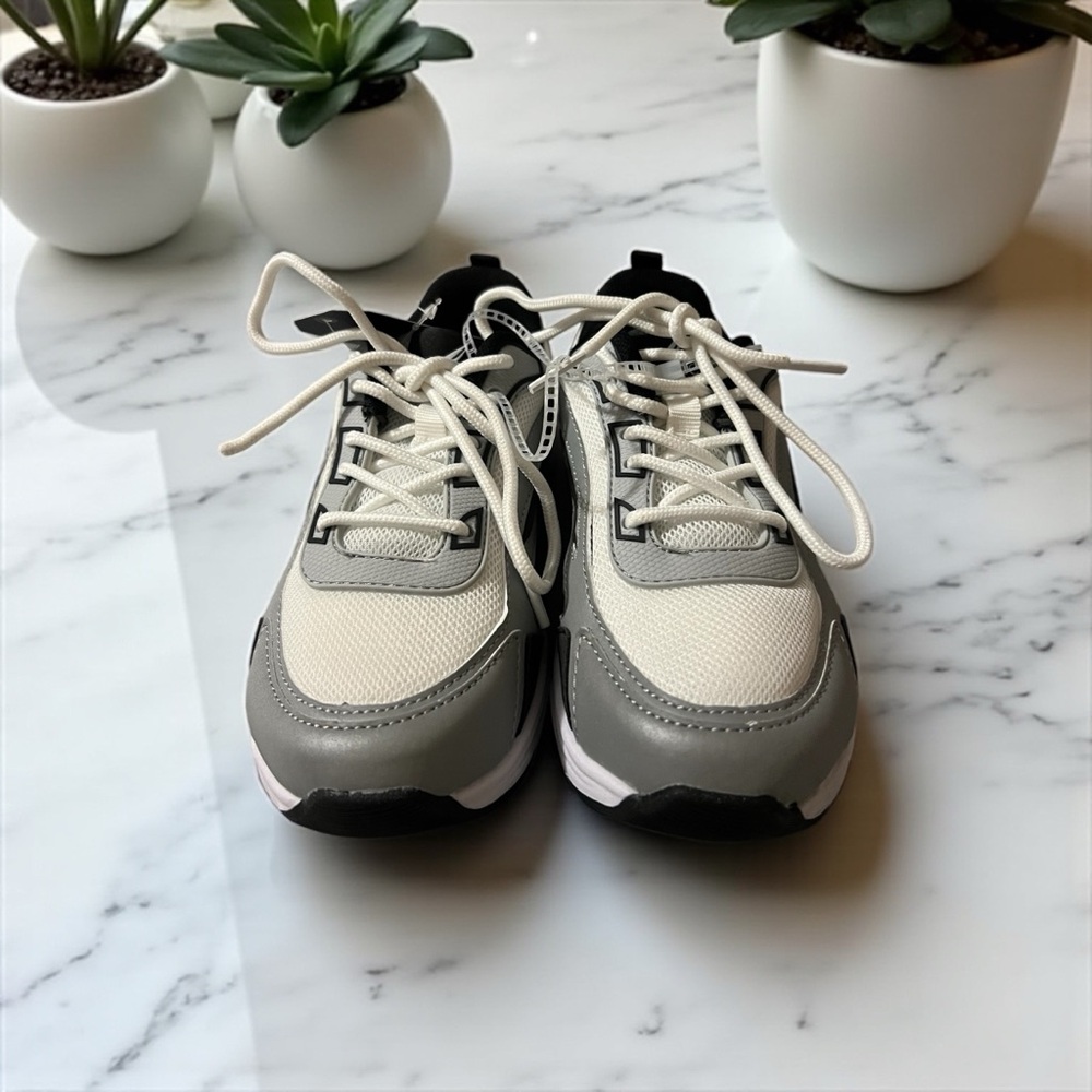 Nautica Boys Kids Sneakers - White and‎ Gray Size 2